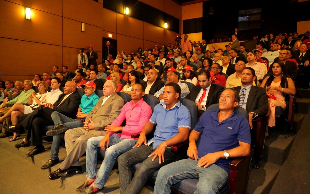 Público presente en lanzamiento de Miguel López a diputado por el PRSC